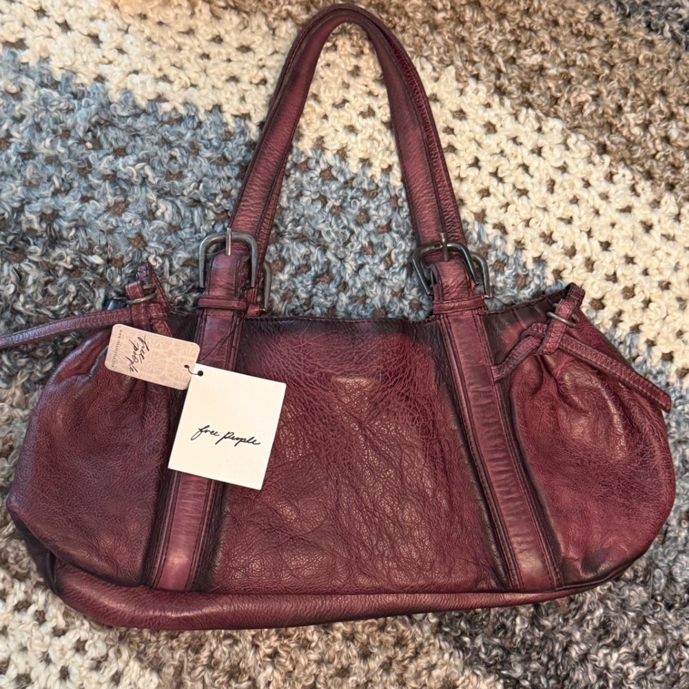 NWT Free People SOLD OUT Copenhagen Handcrafted Leather Shoulder Bag Black/Red